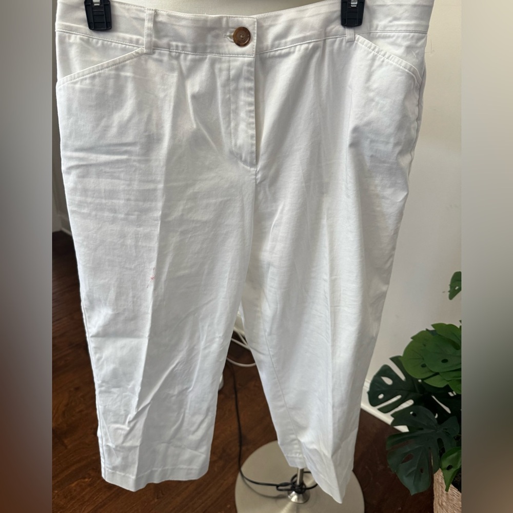 Women’s capris size 18 NWOT